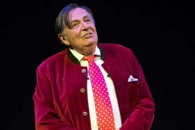 Barry Humphries at Richmond Theatre review: A stripped down masterclass of witty anecdotes