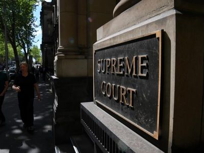 Vic judge in sex harassment probe dies