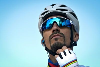 Alaphilippe hospital stay prolonged after Liege crash