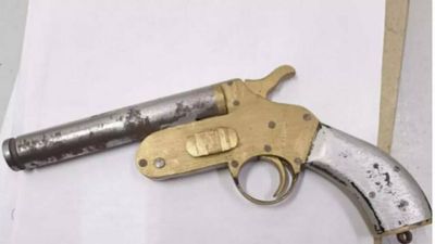 Delhi: Man held by CISF for carrying pistol at Shahdara metro station