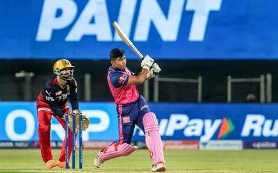 IPL 2022 | All-round Parag, bowlers deliver convincing win for RR against RCB