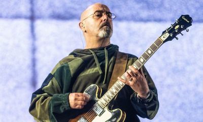 Oasis guitarist Paul ‘Bonehead’ Arthurs diagnosed with tonsil cancer