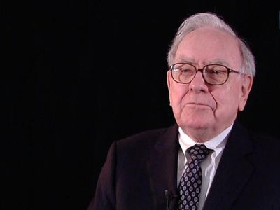 5 People Richer Than Warren Buffett (For Now)