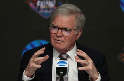 Mark Emmert announced plans to step down as NCAA president and college sports fans were thrilled