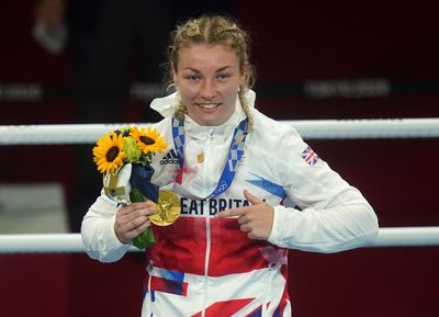 Olympic medallists Lauren Price and Karriss Artingstall sign deals with GB Boxing