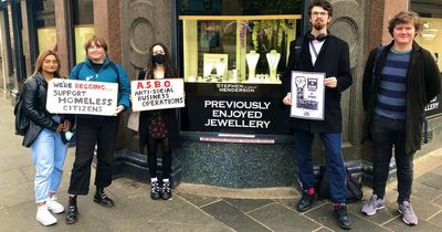 Scots jewellers slammed for 'No Beggars' sign outside shop