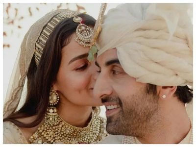 THIS is how Ranbir Kapoor introduced Alia Bhatt to his family after their varmala ceremony – Watch video