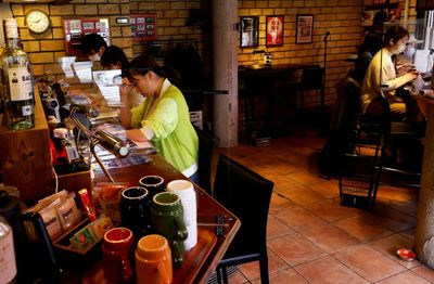 Tokyo cafe helps writers meet deadlines