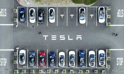 Concern over Elon Musk’s Twitter takeover wipes $126bn off Tesla value