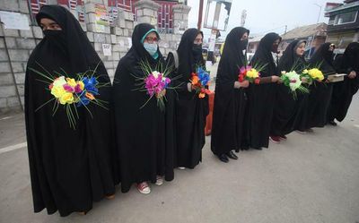 Mehbooba takes umbrage at Baramulla Army school’s hijab order