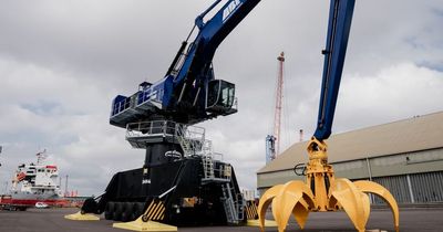 World's largest hydraulic crane arrives at Port of Immingham