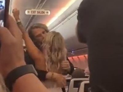 Couple gets married on plane after missing flight connection to Vegas