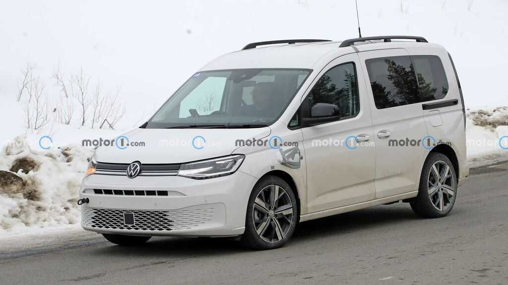 2023 VW Caddy Spied Testing With A PlugIn Hybrid… 2023 VW Caddy Spied Testing With A PlugIn Hybrid…