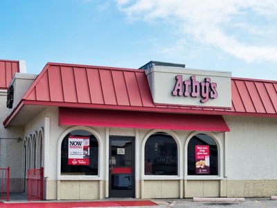 Arby’s fast food worker arrested for throwing hot grease at customer