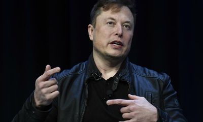 Controversy grows after Musk engages with tweets criticizing Twitter staff