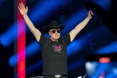 Elon Musk buying Twitter creates a new type of problem for SpaceX and Tesla — here's why