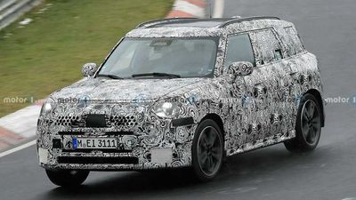 Mini Countryman And Countryman S Spied, Shares Platform With BMW X1