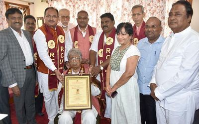 Rajeev Taranath receives Rani Channamma University’s honorary doctorate