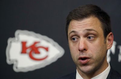 Report: Chiefs calling teams about trading up in first round of 2022 NFL draft