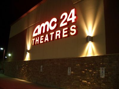 AMC CEO Wants Movies From Netflix, Apple And Other Streamers In His Theaters