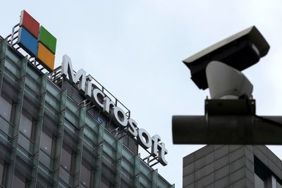 Microsoft: Russian hacks paired with Ukraine air raids
