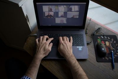Videoconferencing hinders creativity, study finds