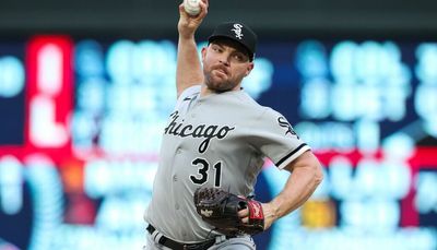 White Sox closer Liam Hendriks still dealing with back issue