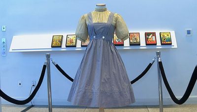 Lost for decades, Dorothy’s dress from ‘Wizard of Oz’ film set for auction