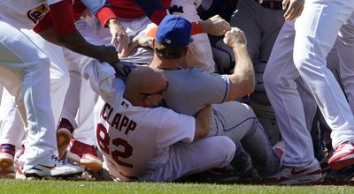 Pete Alonso responded after getting tackled by Cardinals first base coach Stubby Clapp