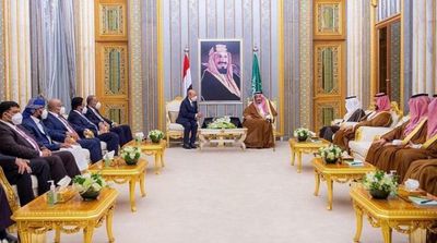 King Salman Meets with Chairman of Yemeni Presidential Leadership Council and his Deputies
