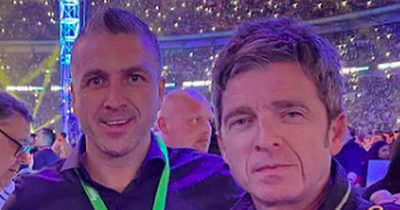 Edinburgh gangster Robert Kelbie poses with Noel Gallagher at Tyson Fury fight