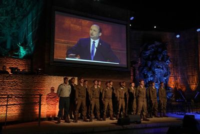 Israel halts for Holocaust day, honors 6 million Jews killed