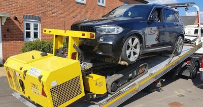 Nottinghamshire Police in Mansfield seize BMW from driveway for 'having no insurance'