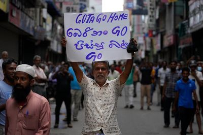 Workers strike to pressure Sri Lankan president to step down