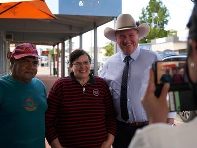'My people': Joyce campaigns in Queensland