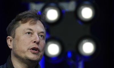 Elon Musk says Twitter must be ‘neutral’ as wave of leftwing users quit