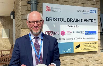 Brit Hospital Trials Brain Implant To Treat Parkinson’s Disease
