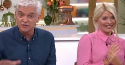 This Morning's Phillip Schofield given 'unbroadcastable' message from boss during phone-in