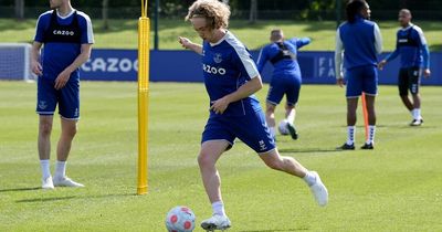 Tom Davies situation explained as Everton star makes training return after long-term injury