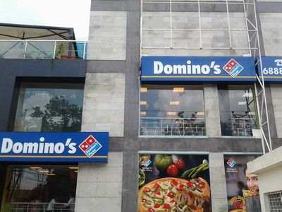 Domino's Pizza Shares Slide On Q1 Earnings Miss Due To Inflationary Pressure