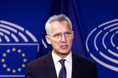 Nato secretary-general Jens Stoltenberg says Finland and Sweden could join alliance ‘quickly’