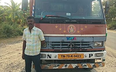 One held near Tiruvannamalai for smuggling 4.8 tonnes of ration rice to Namakkal