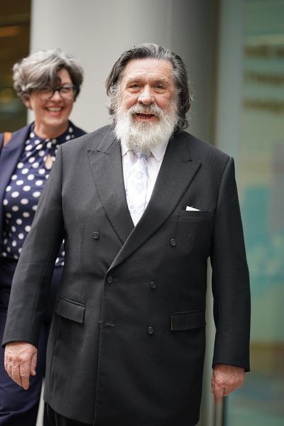 Actor Ricky Tomlinson opposing bid to have ‘hacking’ claim thrown out of court