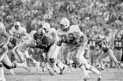 Report: Former Dolphins back Larry Csonka to announce third-round selection
