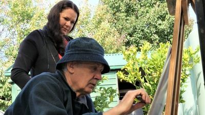 Ukrainian refugee donates art as part of Warrnambool's fundraising efforts for war-torn towns