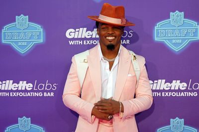 Georgia’s Nakobe Dean is the early favorite for best dressed at the NFL Draft