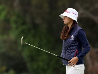 Augusta National champion Anna Davis, rocking her bucket hat, opens with a 71 in LPGA debut at Palos Verdes