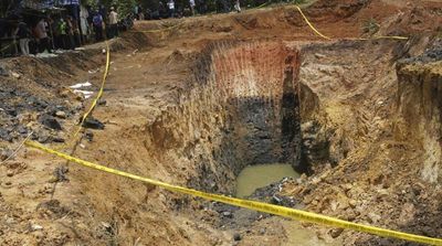 Landslide Kills 12 Women at Illegal Gold Mine in Indonesia