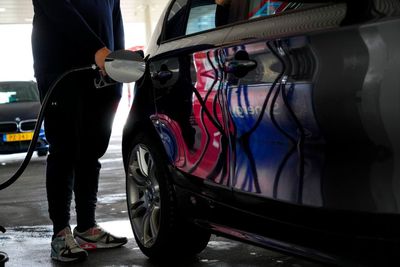 Inflation hits record high of 7.5% in countries using euro