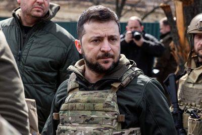 Russian hitmen ‘parachuted into Kyiv to kill Zelensky’ at start of war